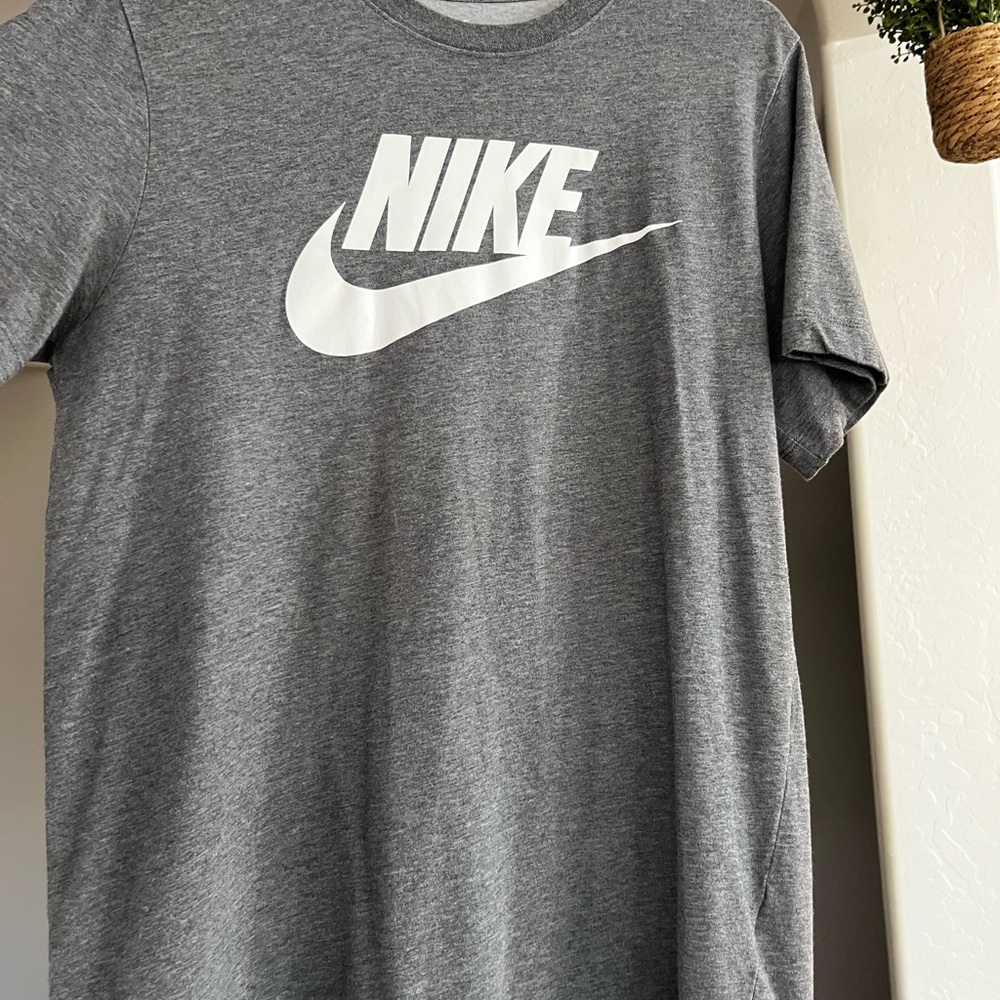 Medium Men’s Nike DriFit Tee